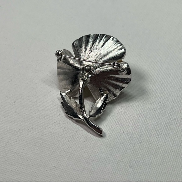 Vintage Silver and Gold Tone Flower Brooch - Picture 4 of 6